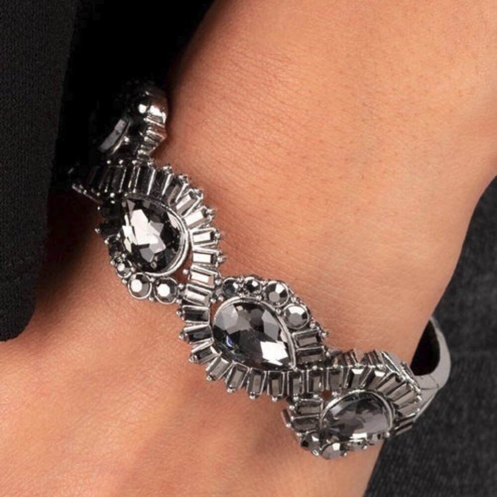 Paparazzi Jewelry Accessories - For the Win - Silver Bracelet - Vintage